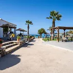 Plaka Beach Resort