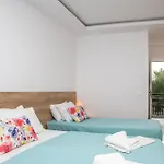 Aphrodite Studios & Suites - 140M From The Beach, By Zantewize