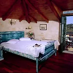 Nobelos Seaside Lodge