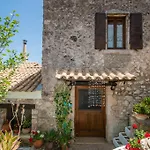 Gioia Traditional House