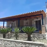 Kanelos Garden House