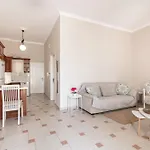 Luna Apartments