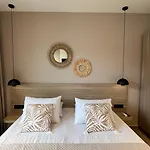 Roula Kotsonis Superior Apartments A