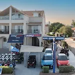 George Beachfront Apartments