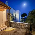 The Mykonos House - Newly Renovated Villa Near Town