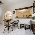 Diogenis House