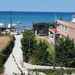 Dora'S Tsilivi Beach House A By 