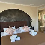 Villa De La Vita Alykes