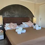 Villa De La Vita Alykes