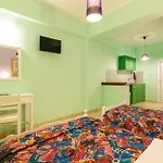 Ni-Mar Studios & Apartments