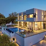 Trevilat Villa - 4 Bedrooms With Private Pool, By Zantewize