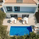 Elia Luxury Villa