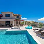 Villa Koukouvayia