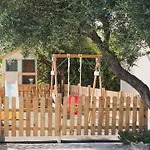 Mirsini Studios & Apartments
