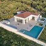 Drallos Luxury Villa