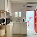 Elenitas Town House With Balcony And Sea View