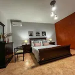 Zeta'S House