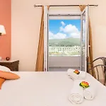 Lorenzo Villas With Private Pool, 200M From The Beach, By Zantewize