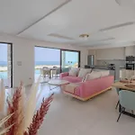 Lamar Private Luxury Villas