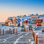 Veneta Suites & Villas