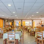 Village Inn Studios & Family Apartments