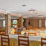 Village Inn Studios & Family Apartments