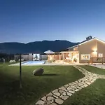 Kanela Cottages