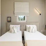 Rodami Artisan Manor