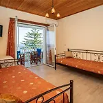 Vikos Seaside Apartments