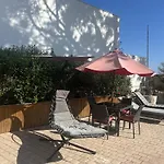 Sweet Cottage Retreat - 100M From The Beach, By Zantewize