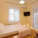 Metropolis Apartment - 150M From St Marcus Square, By Zantewize