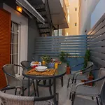 Metropolis Apartment - 150M From St Marcus Square, By Zantewize