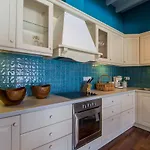 Royal Seaside Cottage