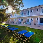 Kondarini'S Sea View Studios - Close To The Beach, By Zantewize