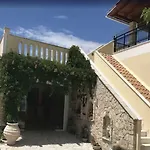 Lithies Studios & Apartments