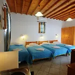 Aphrodite Garden Rooms & Apartments