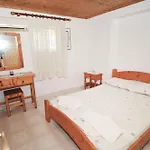 Oasis Beachfront Studios & Apartments, By Zantewize