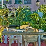 Ina Apartment