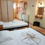 Marathon Studios &Apartments