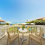 Sea View Studios & Apartments