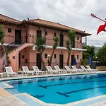 Julia Studios And Apartments