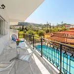 Denise Studios & Apartments