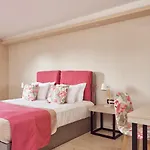 Koukounaria Hotel&Suites