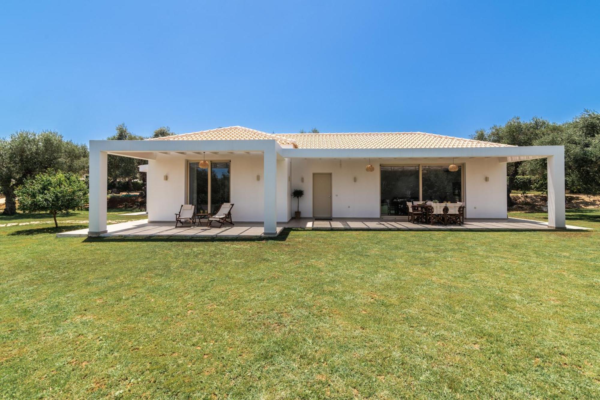 Villa Mavra *