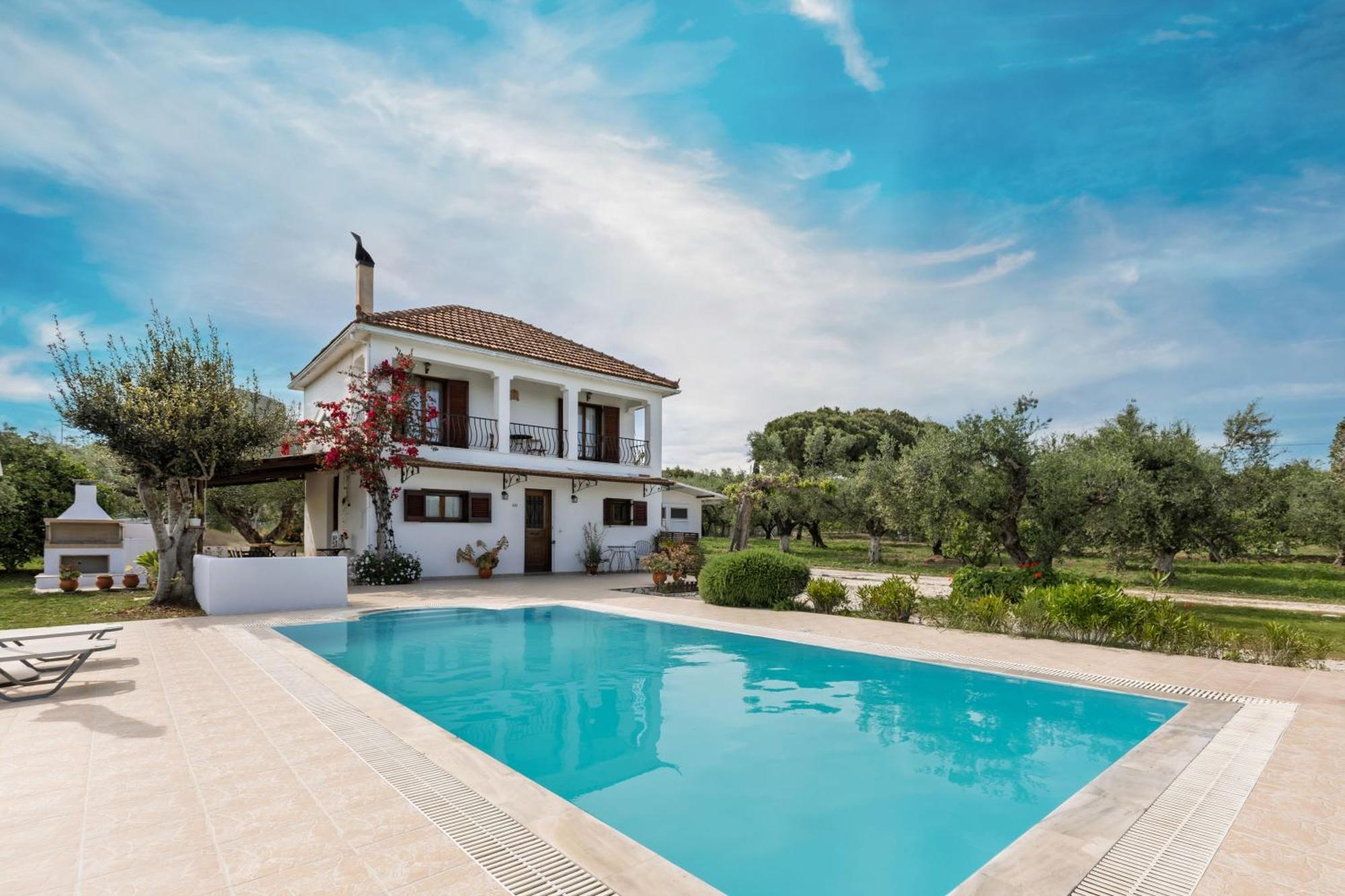 Lola - 3 Bedrooms & Private Pool Литакия